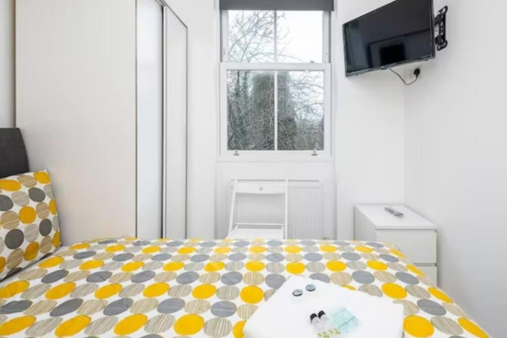 Boutique Modern Hotel Room For Two Near Tube And Bus Stations Λονδίνο Εξωτερικό φωτογραφία